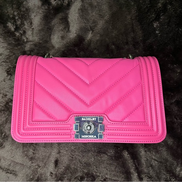 Badgley Mischka Fuchsia Quilted Crossbody Bag - Picture 1 of 5